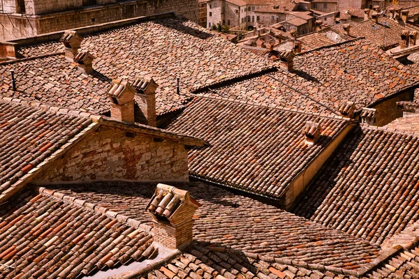 Крыши Италии Губбио — стоковое фото