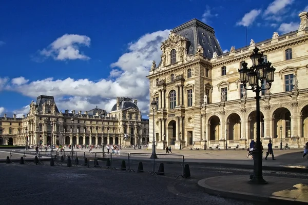 Louvre Múzeum Párizsban — Stock Fotó