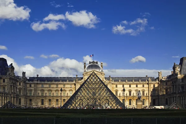 Louvre Múzeum Párizsban — Stock Fotó