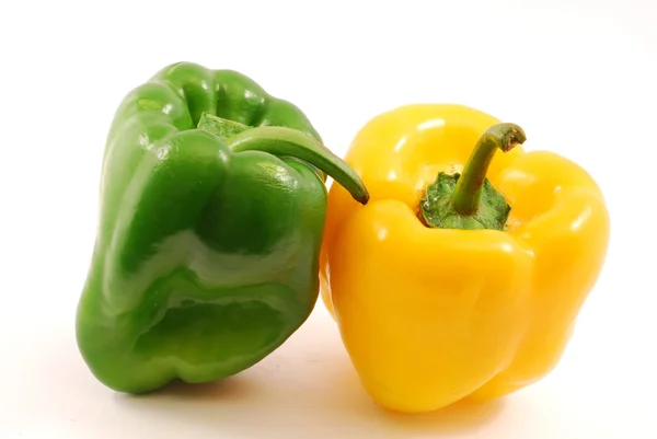 Yellow pepper and green pepper — Stock Photo, Image