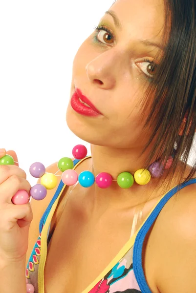 Krásná dívka s barevný náhrdelník — Stock fotografie
