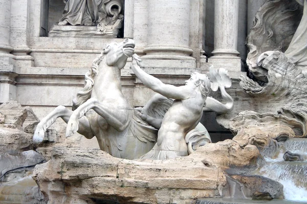 Trevi kút - részlet - Róma — Stock Fotó