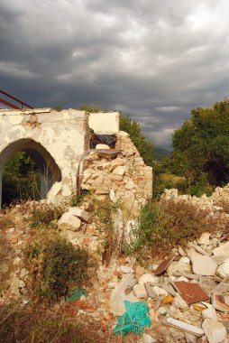 Abruzzo deprem moloz