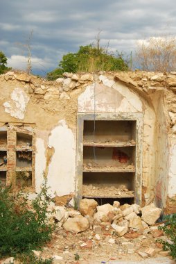 Abruzzo deprem moloz