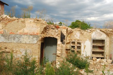 Abruzzo deprem moloz