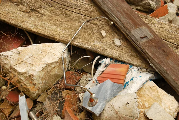 Os escombros do terremoto em Abruzzo — Fotografia de Stock