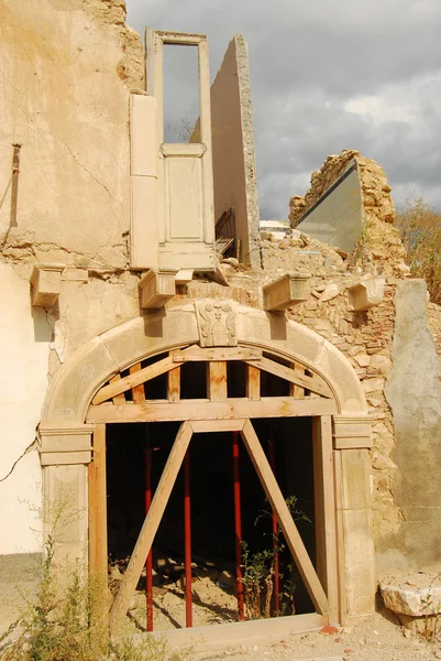Die Trümmer des Erdbebens in den Abruzzen — Stockfoto