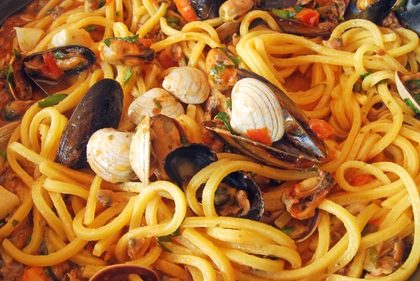 Good pasta at rock — Stock Photo, Image