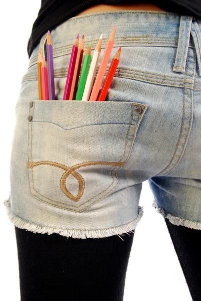 Jeanstasche mit Buntstiften — Stockfoto