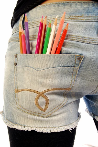 Kot pantolon cebinde renkli kalemler — Stok fotoğraf