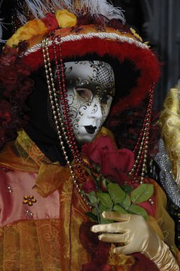 Venedik karnaval maskesi