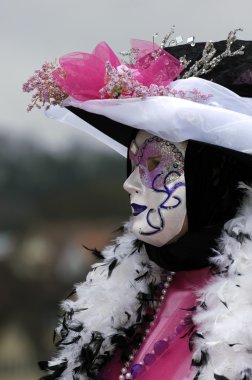 Venedik karnaval maskesi