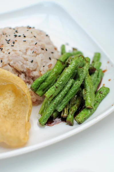 健康红糙米和豆子 — 图库照片