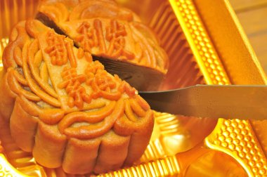 bıçak kesim mooncake