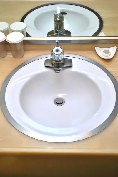 Wash basin of a luxurious hotel — Stock Photo, Image