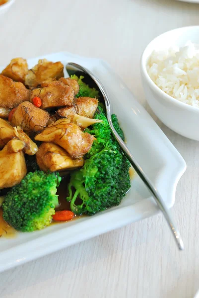 중국식 버섯과 쌀과 콜리플라워 — 스톡 사진