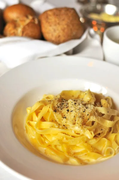 Enkel pasta i gräddsås — Stockfoto