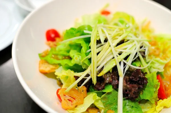 Healthy vegetarian salad — Stock Photo, Image