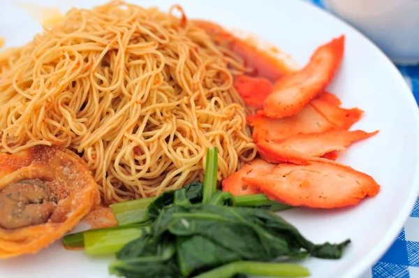 Oriental spicy dry noodles — Stock Photo, Image