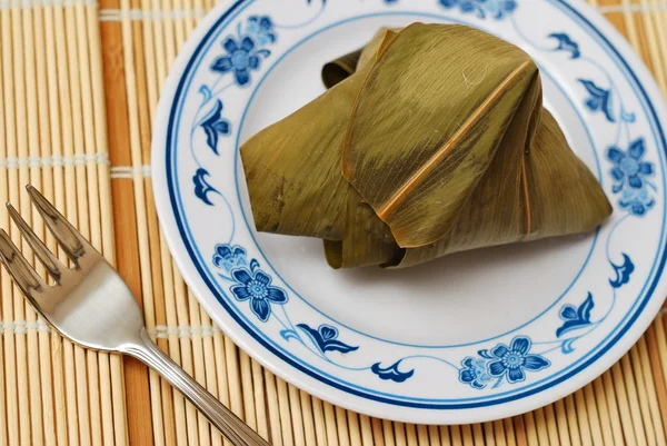 Chinese dumpling on plate — Stock Photo, Image