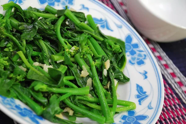 Närbild av orientaliska grönsaker rätter — Stockfoto