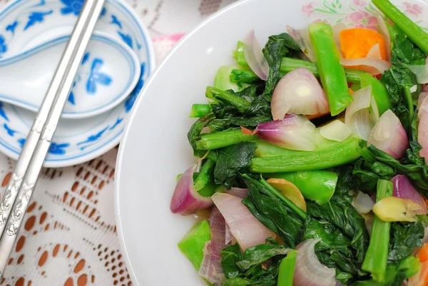 Överdådiga kinesisk stil grönsaker — Stockfoto