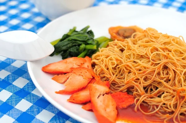 Vegetarian noodles — Stock Photo, Image