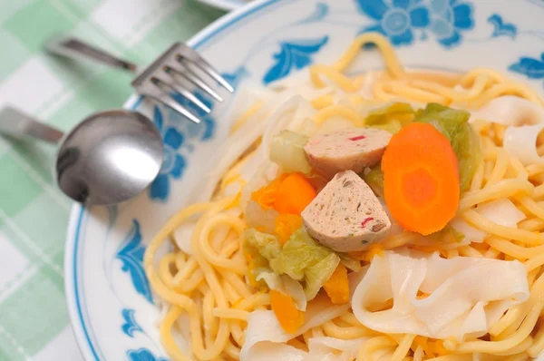 Oriental style noodle cuisine — Stock Photo, Image