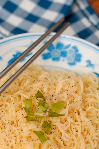 Plain yellow noodles — Stock Photo, Image
