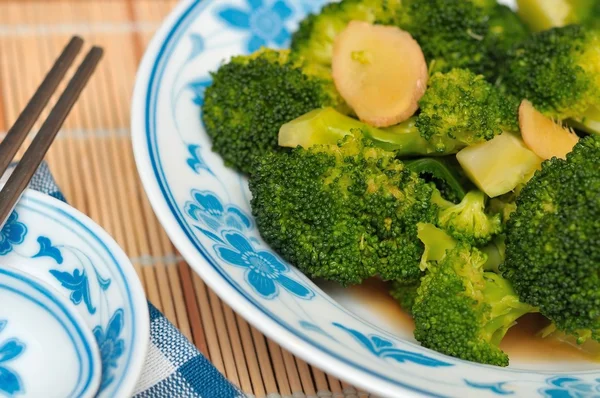 Brócolos verdes nutritivos — Fotografia de Stock