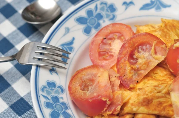 Uovo fritto di pomodoro — Foto Stock