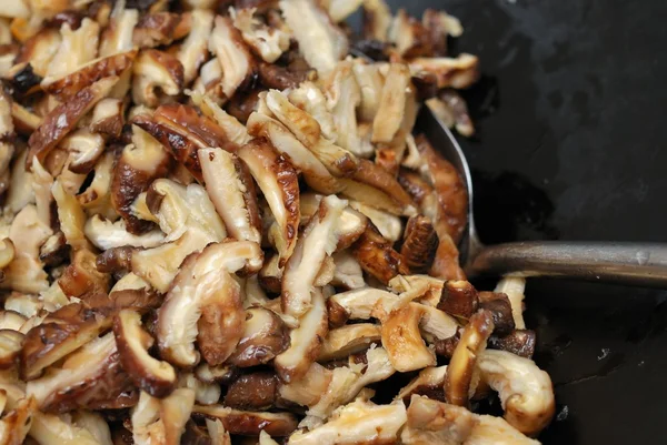 Cucinare fette di funghi — Foto Stock