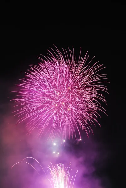 Kleurrijke vuurwerk — Stockfoto