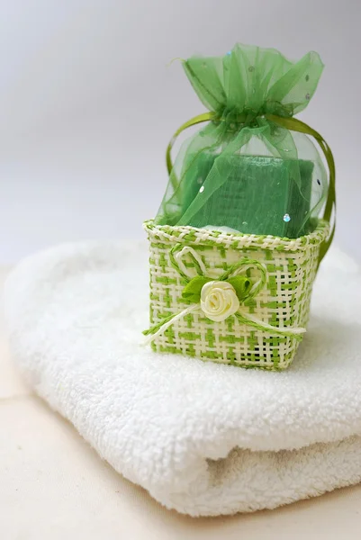 Spa zeep en handdoek — Stockfoto