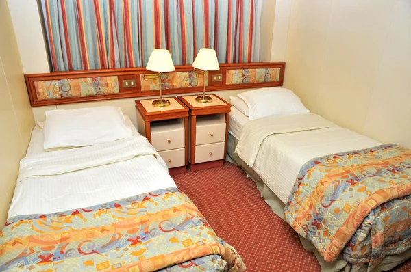 고급 스러운 트윈 침대 — 스톡 사진