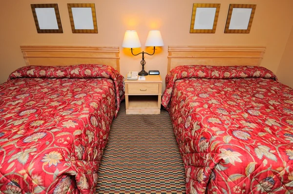 自上而下的舒适的床铺的视图 — 图库照片