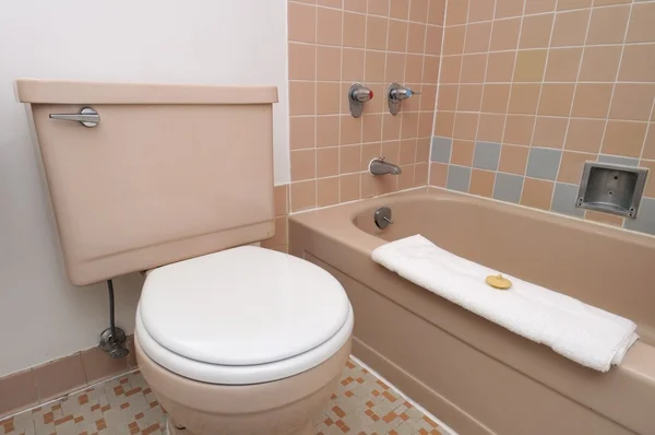 Einfaches Interieur der Toilette — Stockfoto