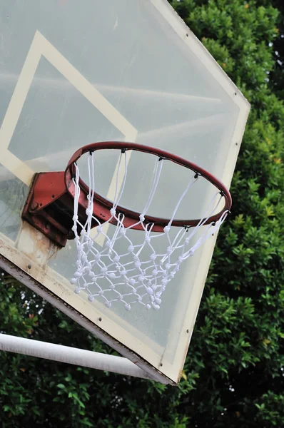 Nahaufnahme eines Basketballkorbs — Stockfoto