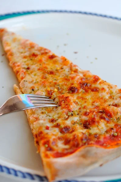 Genel İtalyan peynirli pizza — Stok fotoğraf
