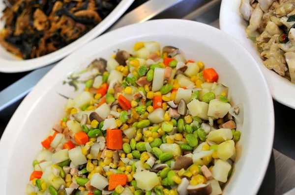 Smíšené zeleniny a brambor jídlo — Stock fotografie
