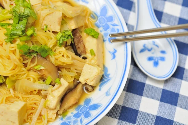 Asian style vegetarian noodles — Stock Photo, Image