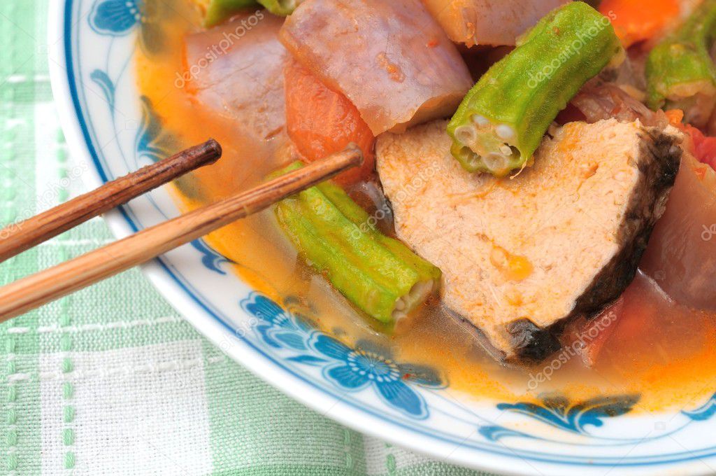 Fish head vegetable soup