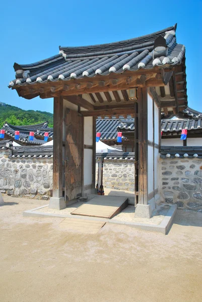 Temple side gate — Stock Photo, Image