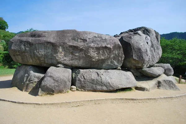Oude stenen graf — Stockfoto