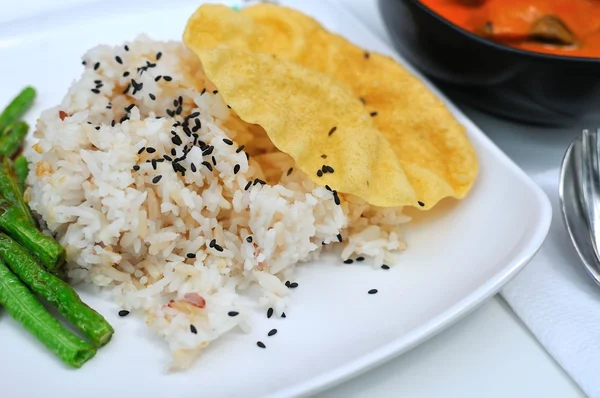 Mahlzeit mit rotem Reis — Stockfoto