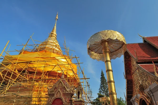 Renovierungsarbeiten von Stupa — Stockfoto