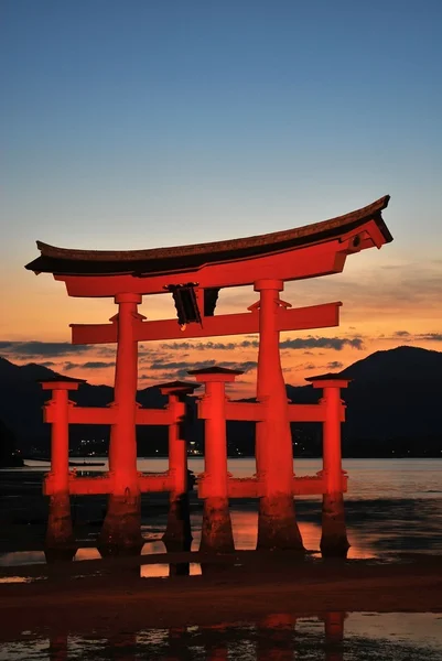 Portão do santuário de itsukushima — Fotografia de Stock