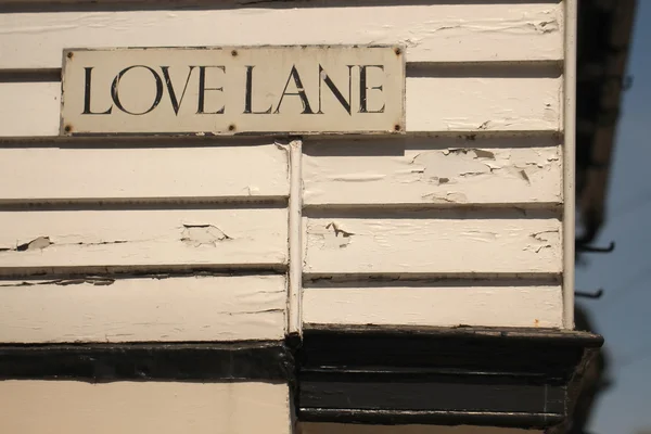 Аллея под названием Love Lane — стоковое фото