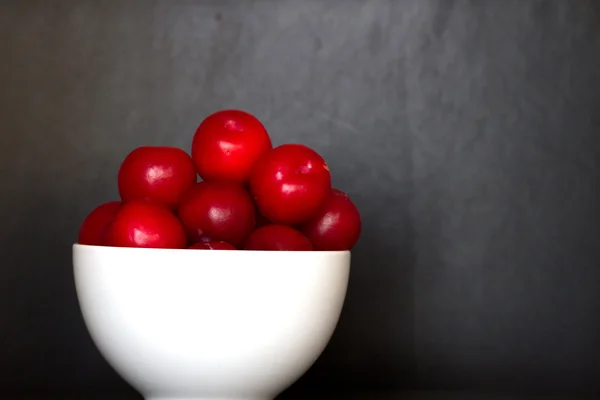 Bowl of Plums — Stock Photo, Image