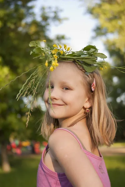 Girl in the wreath — Stock Photo, Image